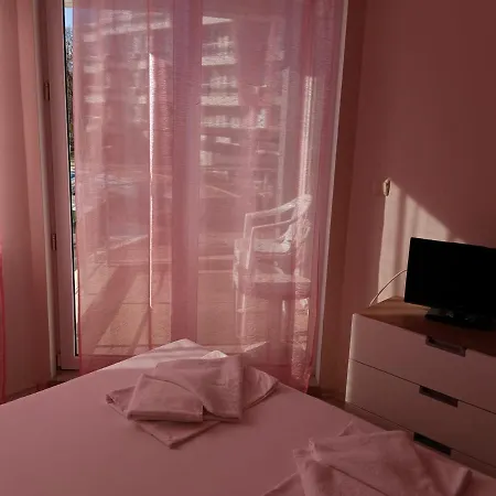 Excellent In Emberli Aparthotel. Apartment Lozenets